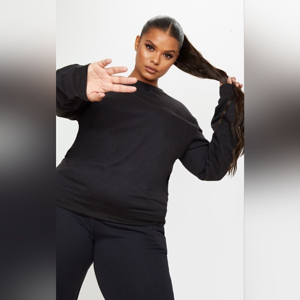 PrettyLittleThing Plus Black Ultimate Oversized Sweatshirt Size 16 in Black NWT